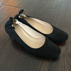 Everlane suede black pumps
